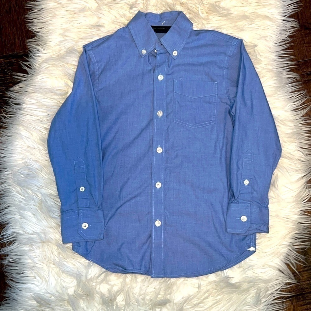 Trendy GAP Button Down Shirt